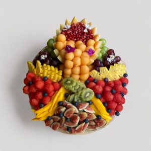 מגש פירות ופרחים