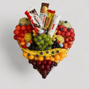 מגש פירות ושוקולדים