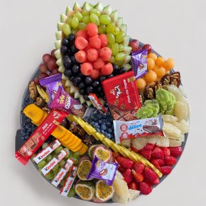 מגש פירות ושוקולדים